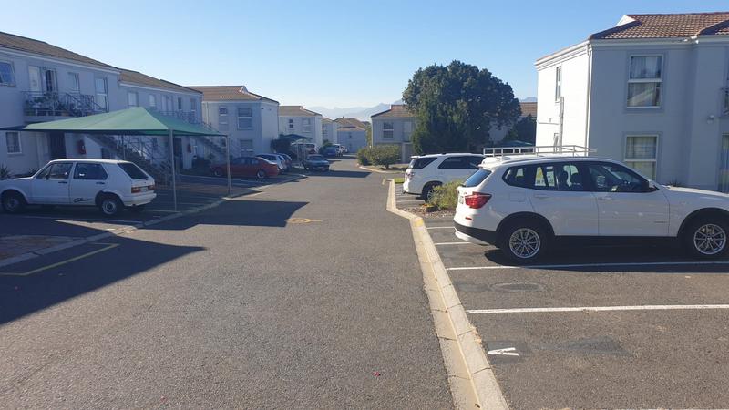 2 Bedroom Property for Sale in Vredekloof East Western Cape